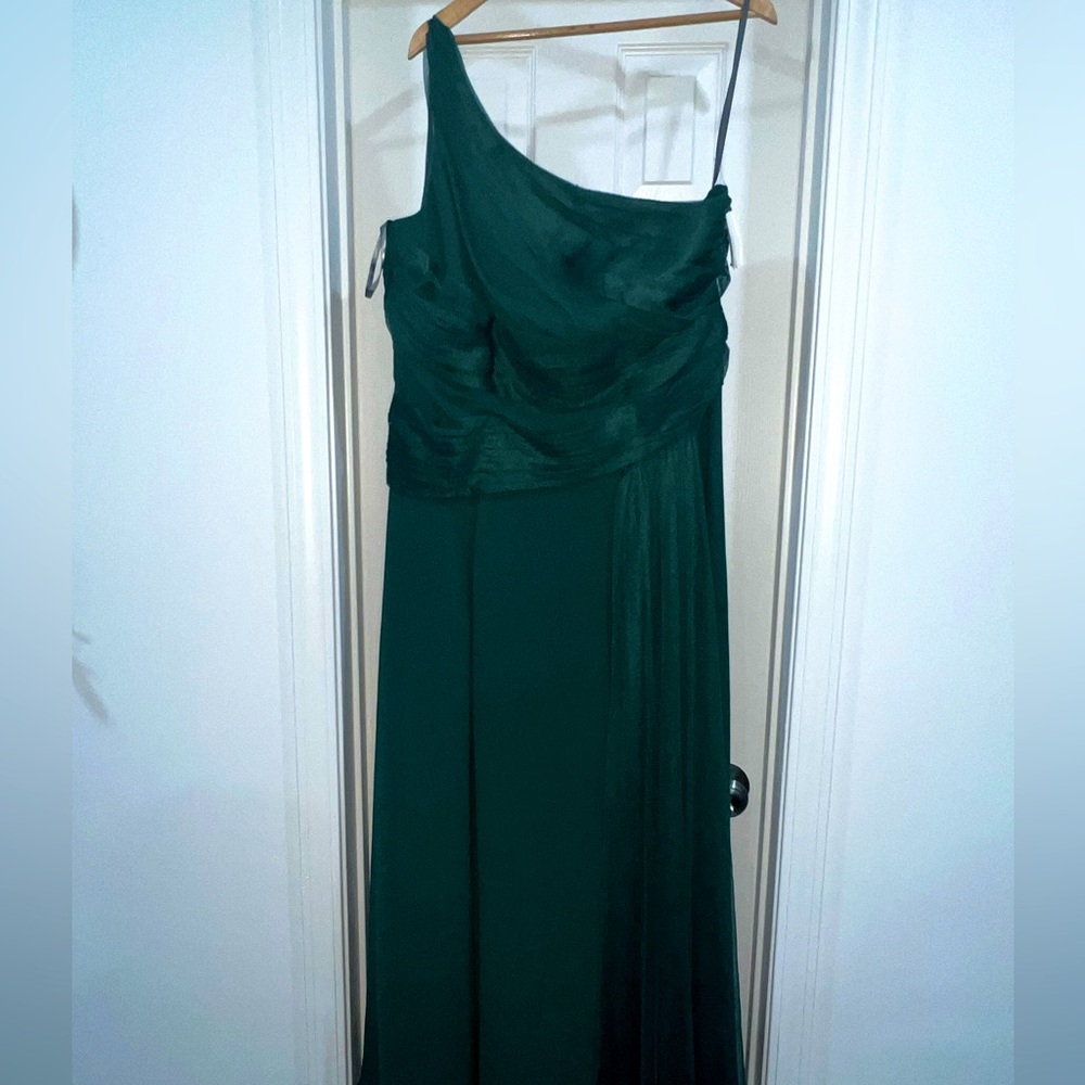 Vera Wang One Shoulder Gown
